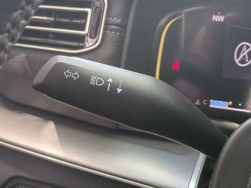 Thumbnail: 2025 Jeep Wagoneer - 16