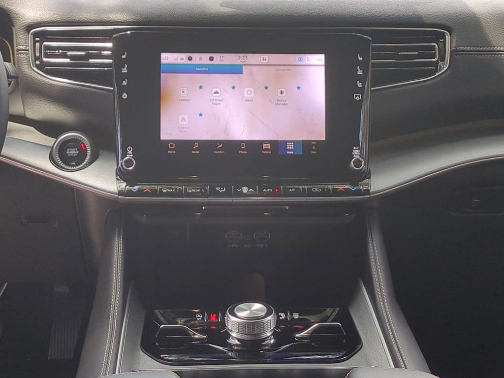 Thumbnail: 2025 Jeep Wagoneer - 31