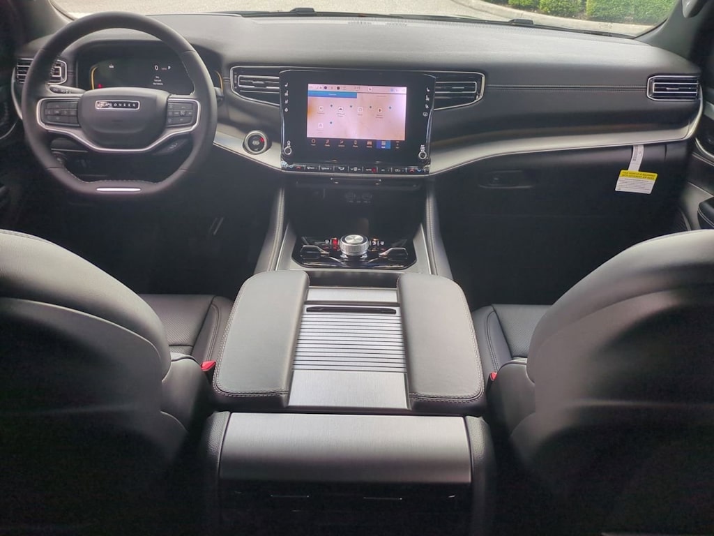 Thumbnail: 2025 Jeep Wagoneer - 10