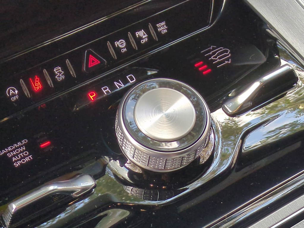 Thumbnail: 2025 Jeep Wagoneer - 36