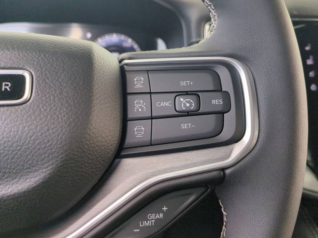 Thumbnail: 2025 Jeep Wagoneer - 29