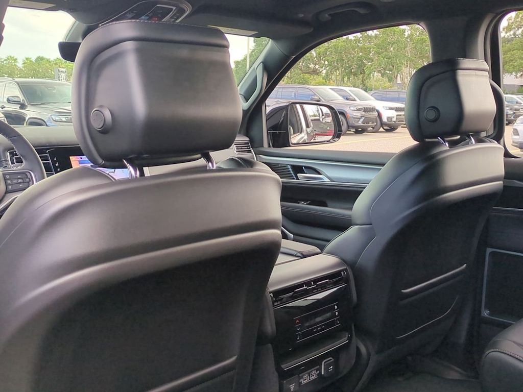 Thumbnail: 2025 Jeep Wagoneer - 26