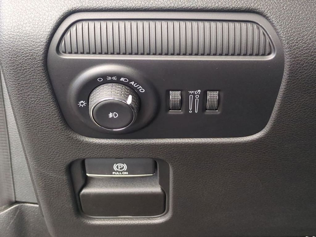 Thumbnail: 2025 Jeep Wagoneer - 25