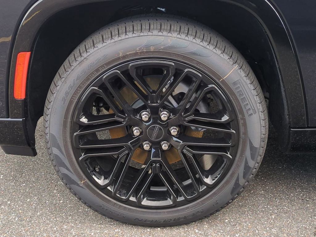 Thumbnail: 2025 Jeep Wagoneer - 8