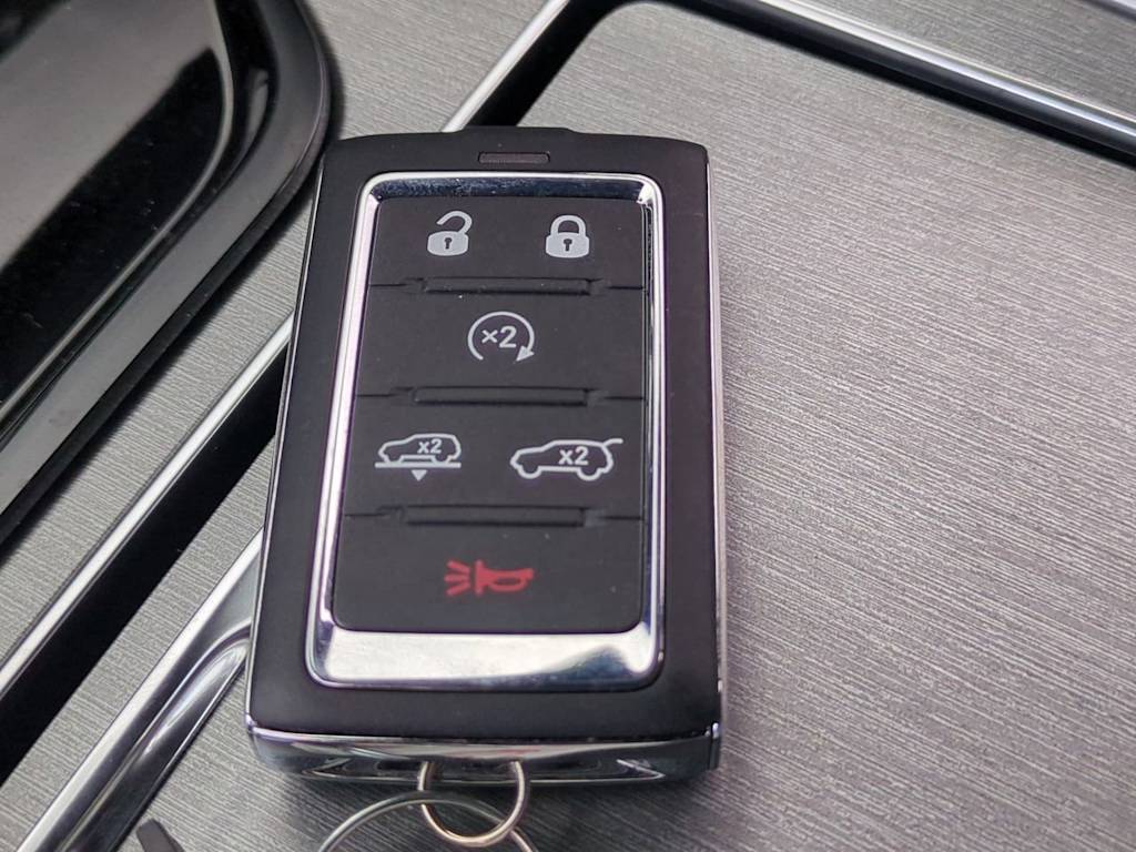 Thumbnail: 2025 Jeep Wagoneer - 17