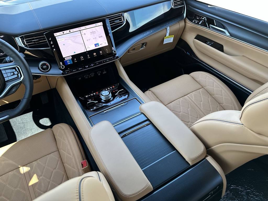 Thumbnail: 2026 Jeep Grand Wagoneer - 14