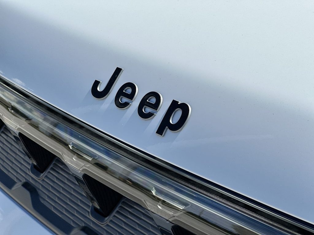 Thumbnail: 2026 Jeep Grand Wagoneer - 6