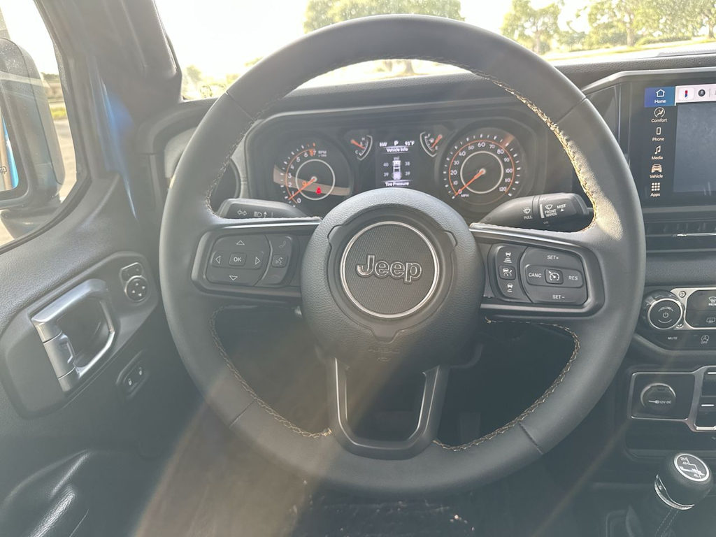 Thumbnail: 2024 Jeep Gladiator - 13