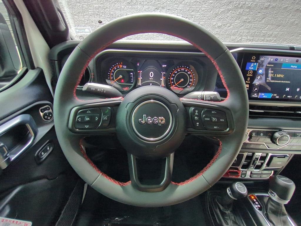 Thumbnail: 2024 Jeep Gladiator - 14