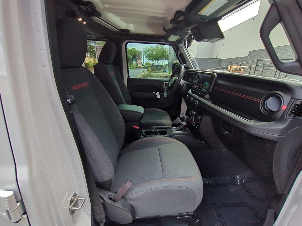 Thumbnail: 2024 Jeep Gladiator - 12