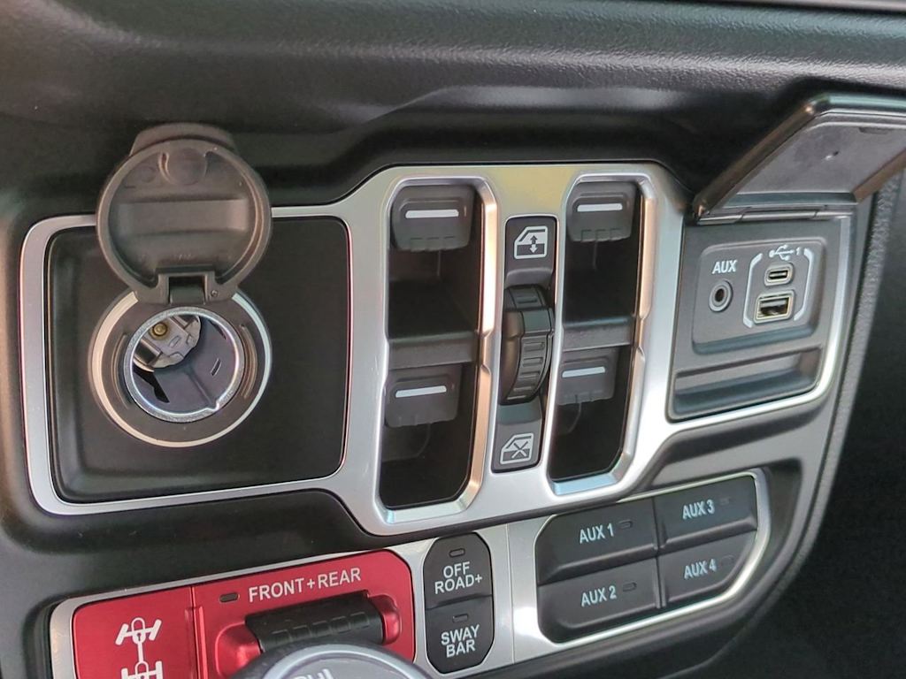 Thumbnail: 2024 Jeep Gladiator - 36