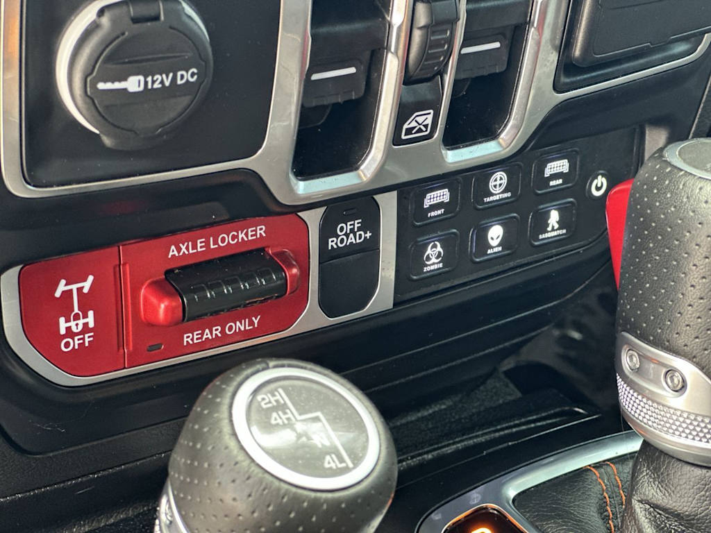 Thumbnail: 2023 Jeep Gladiator - 25