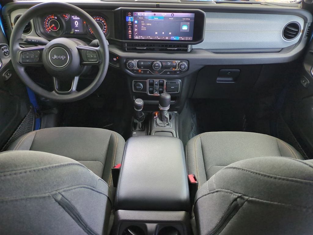Thumbnail: 2025 Jeep Gladiator - 9