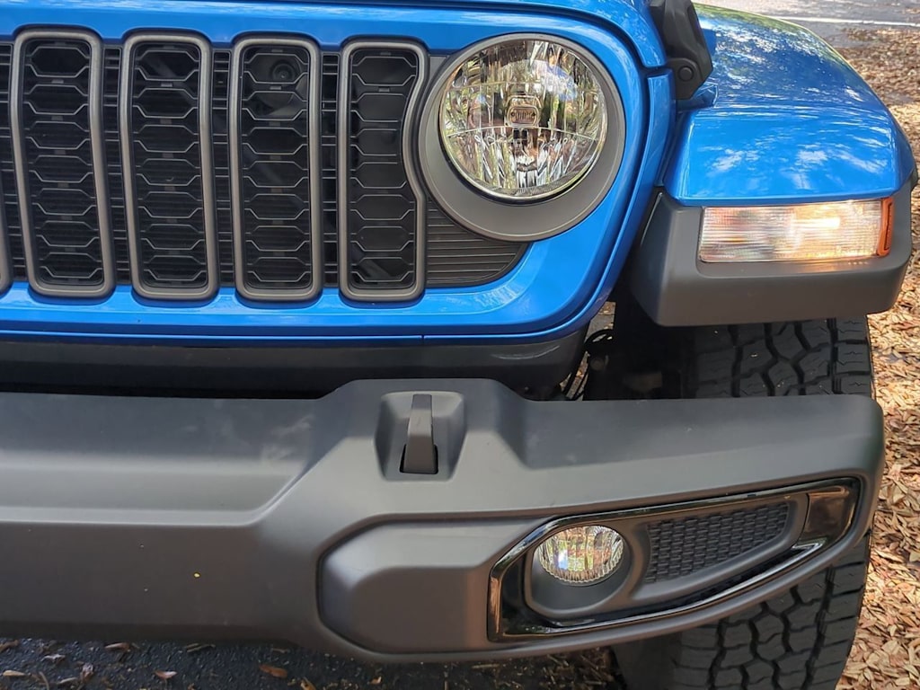 Thumbnail: 2025 Jeep Gladiator - 23