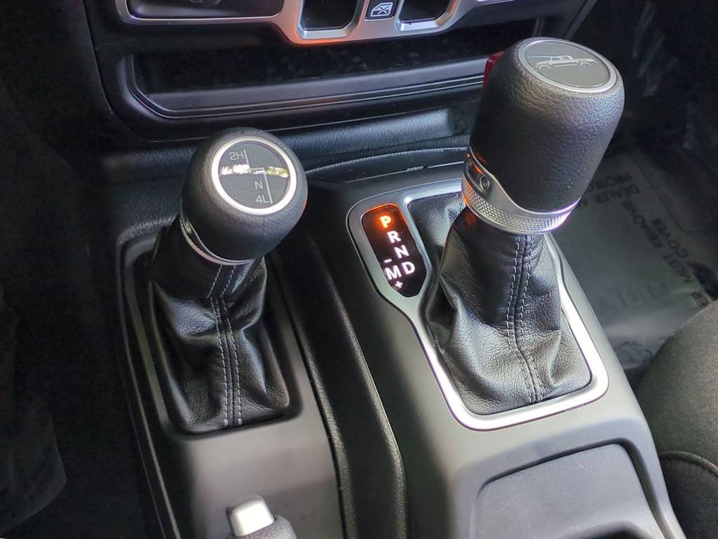 Thumbnail: 2025 Jeep Gladiator - 15