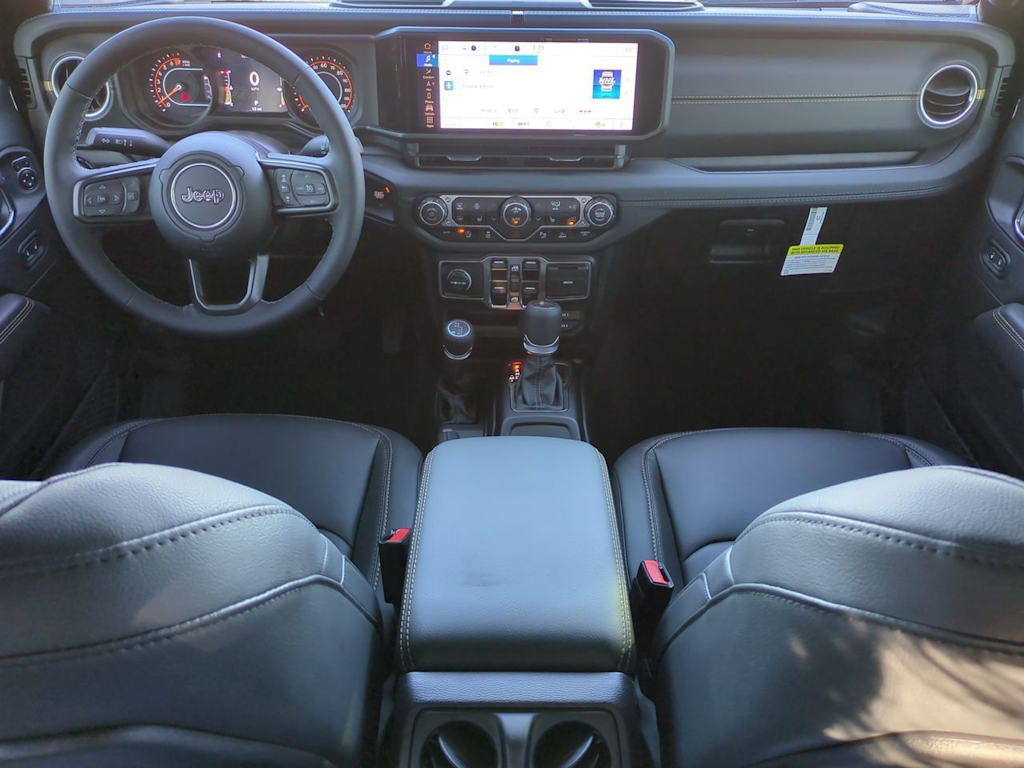 Thumbnail: 2025 Jeep Gladiator - 9