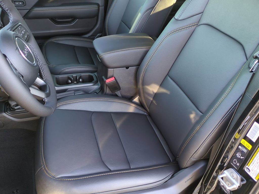 Thumbnail: 2025 Jeep Gladiator - 10