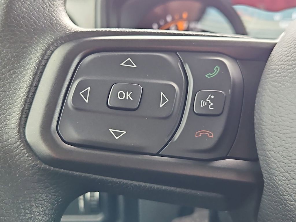 Thumbnail: 2025 Jeep Gladiator - 29