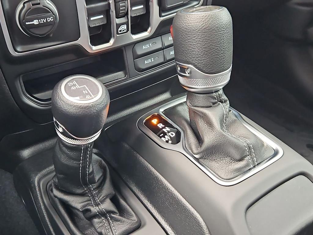 Thumbnail: 2025 Jeep Gladiator - 16