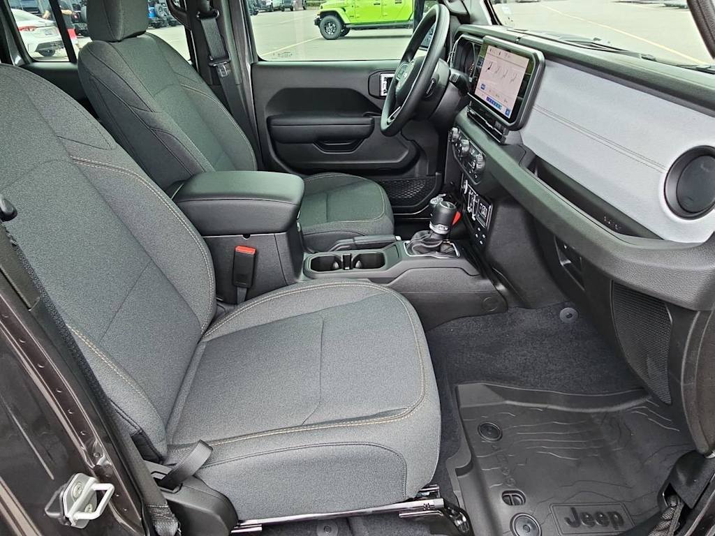 Thumbnail: 2025 Jeep Gladiator - 28