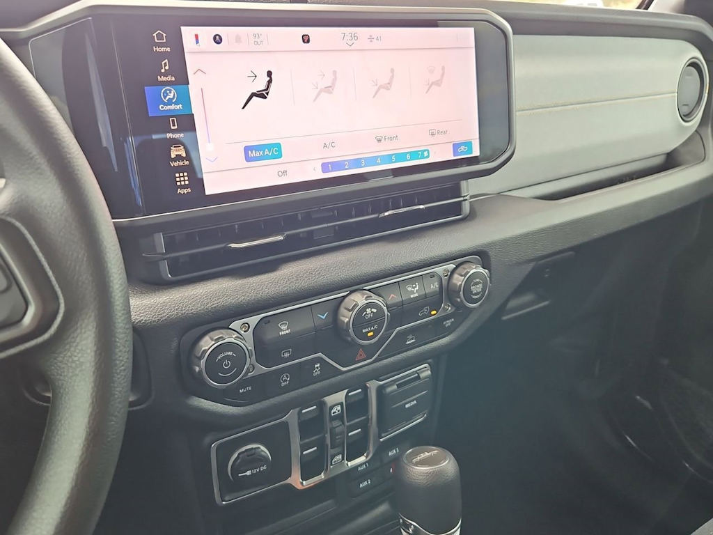 Thumbnail: 2025 Jeep Gladiator - 15