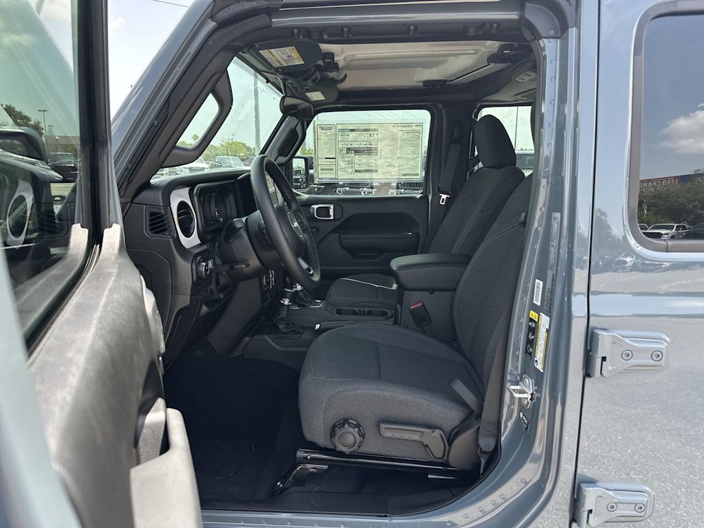 Thumbnail: 2026 Jeep Gladiator - 9