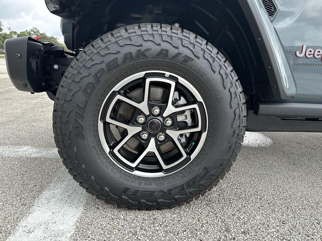 Thumbnail: 2026 Jeep Gladiator - 8