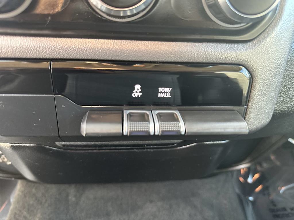 Thumbnail: 2020 RAM 1500 - 27