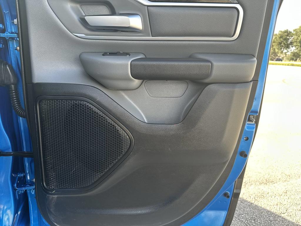 Thumbnail: 2020 RAM 1500 - 32