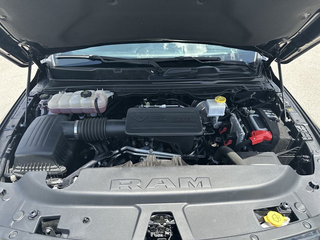 Thumbnail: 2024 RAM 1500 - 9