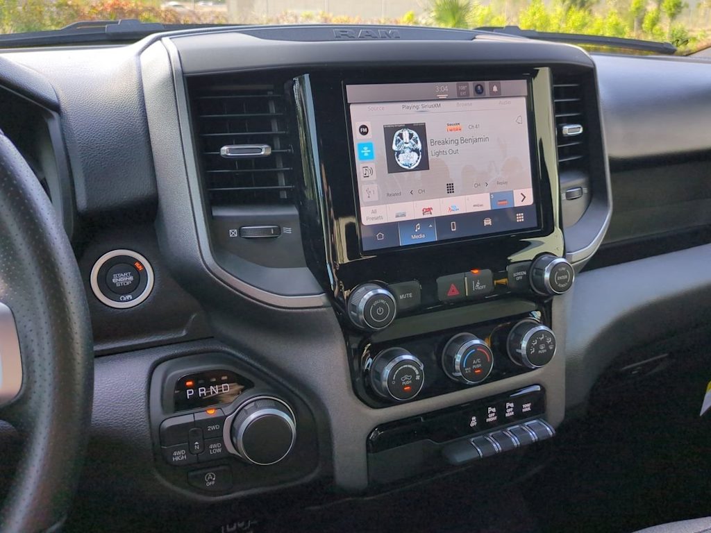 Thumbnail: 2025 RAM 1500 - 15