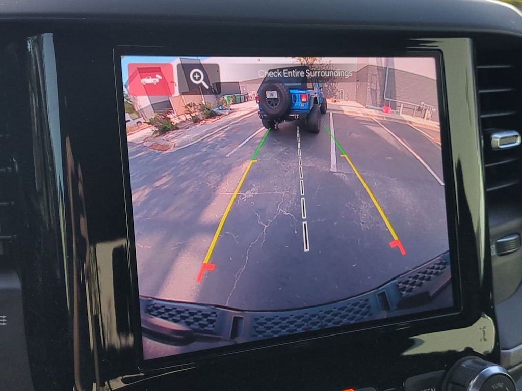 Thumbnail: 2025 RAM 1500 - 32