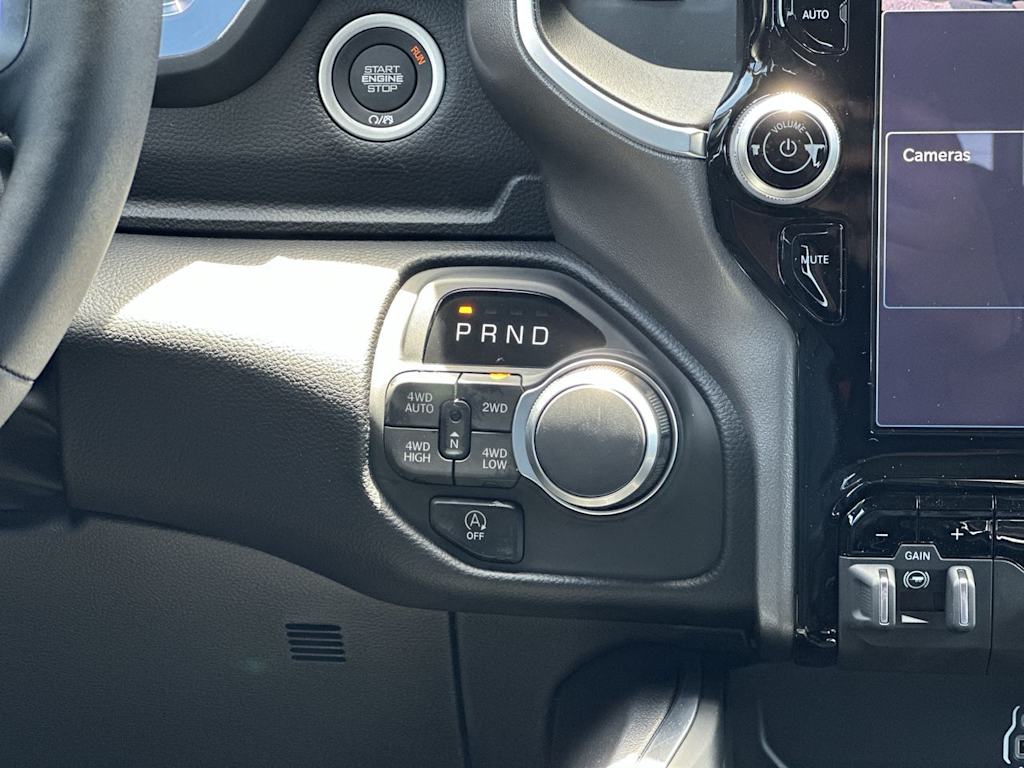 Thumbnail: 2026 RAM 1500 - 32