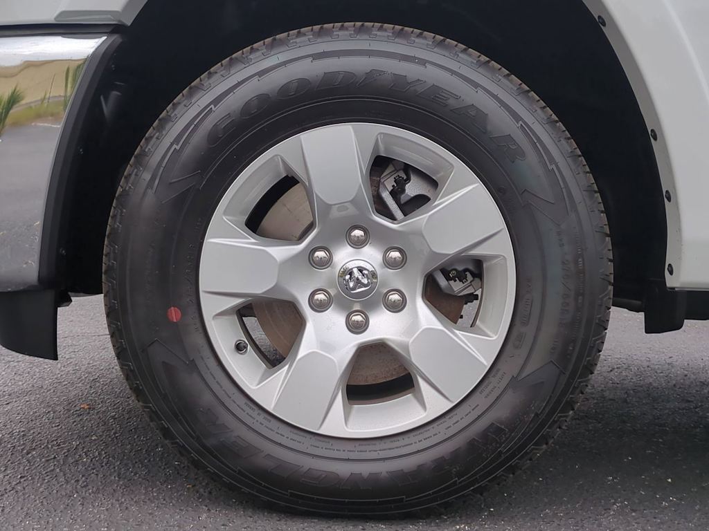 Thumbnail: 2026 RAM 1500 - 8