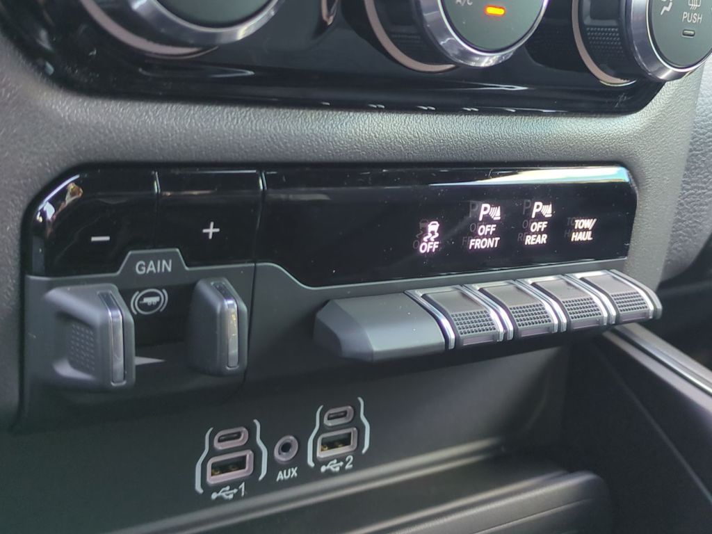Thumbnail: 2026 RAM 1500 - 25