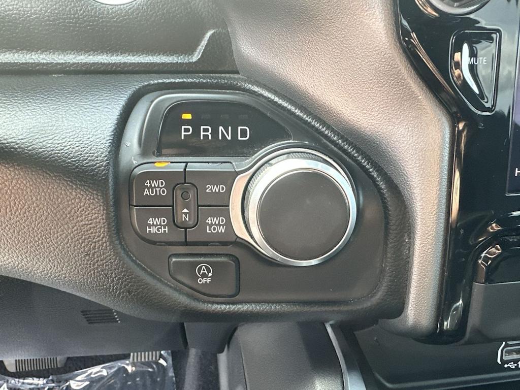 Thumbnail: 2025 RAM 1500 - 26