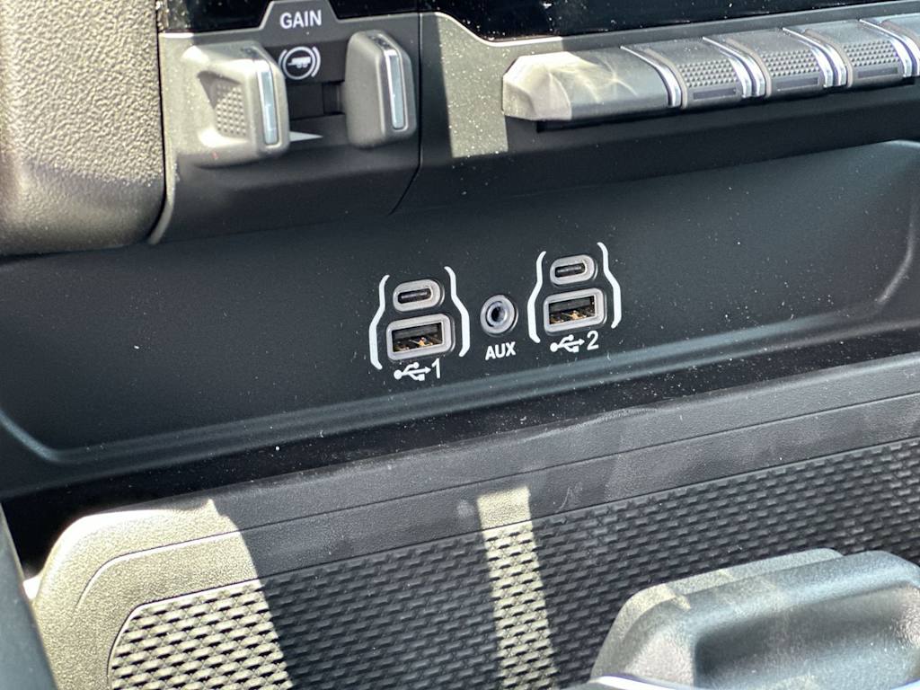 Thumbnail: 2026 RAM 1500 - 17