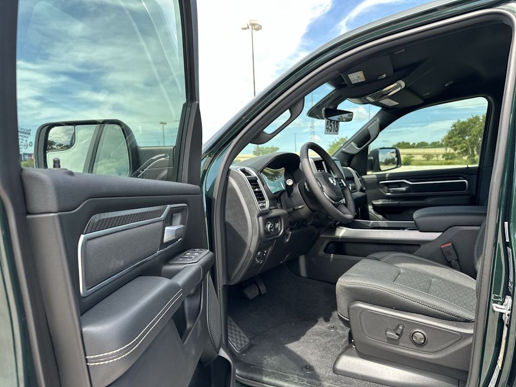 Thumbnail: 2026 RAM 1500 - 11
