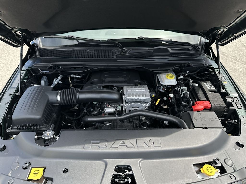 Thumbnail: 2026 RAM 1500 - 9