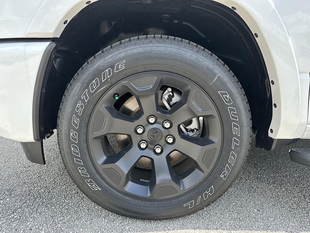 Thumbnail: 2026 RAM 1500 - 8