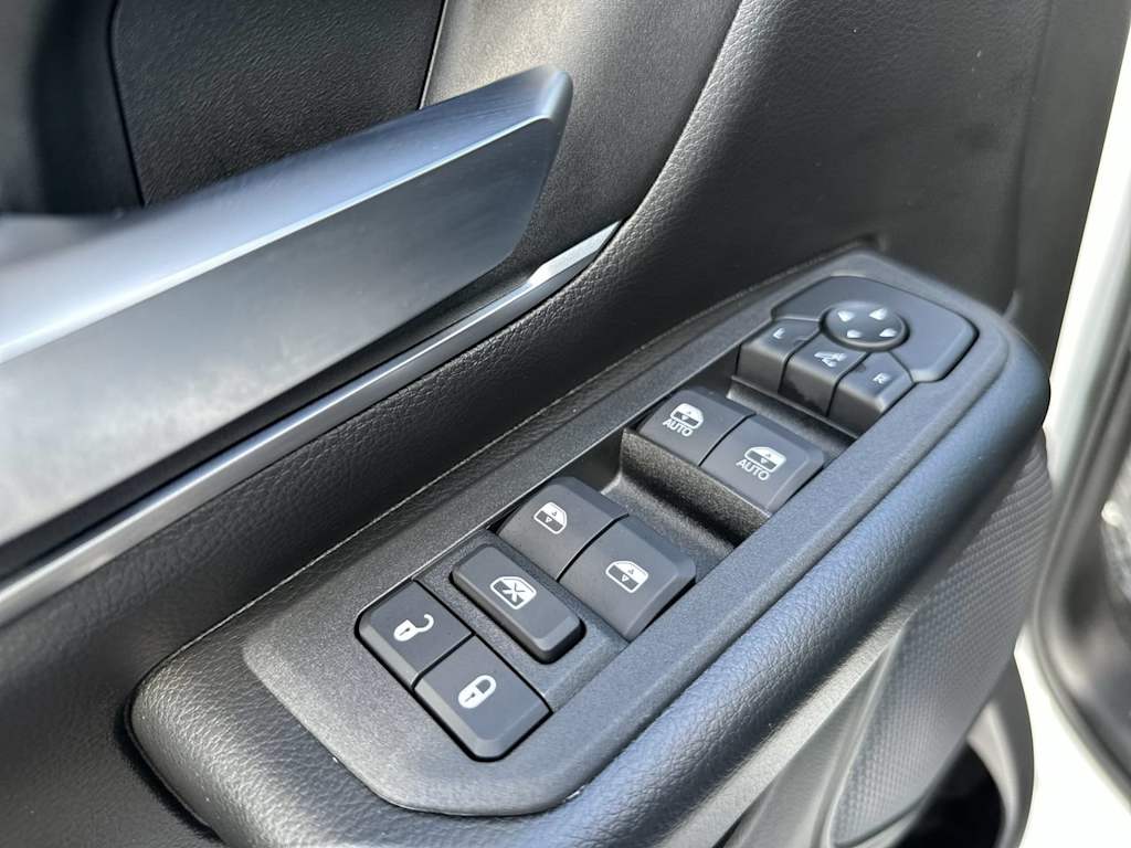 Thumbnail: 2026 RAM 1500 - 25