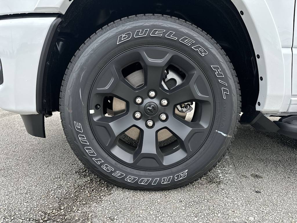 Thumbnail: 2026 RAM 1500 - 8