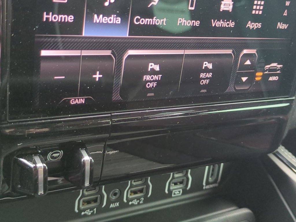 Thumbnail: 2026 RAM 1500 - 25