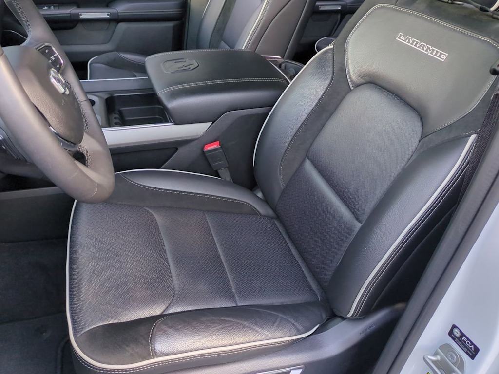 Thumbnail: 2025 RAM 1500 - 11