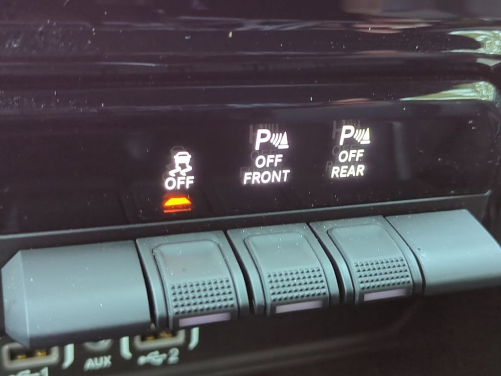 Thumbnail: 2025 RAM 1500 - 25