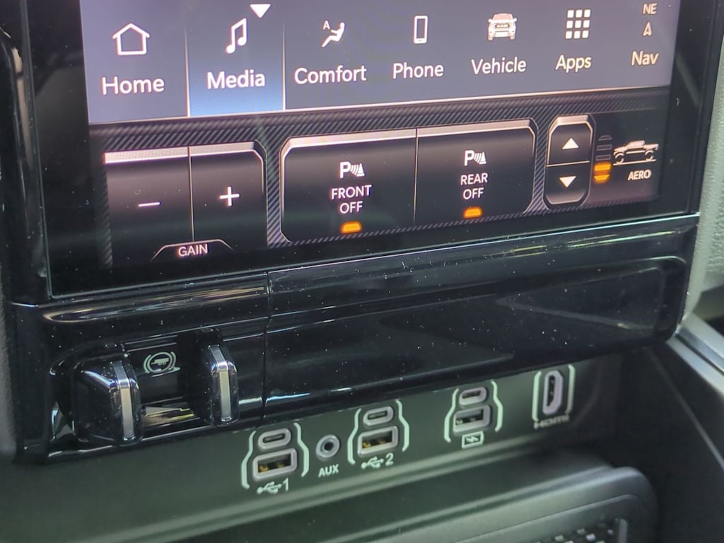 Thumbnail: 2026 RAM 1500 - 25