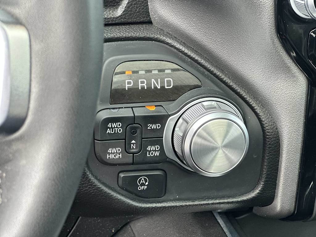 Thumbnail: 2025 RAM 1500 - 32