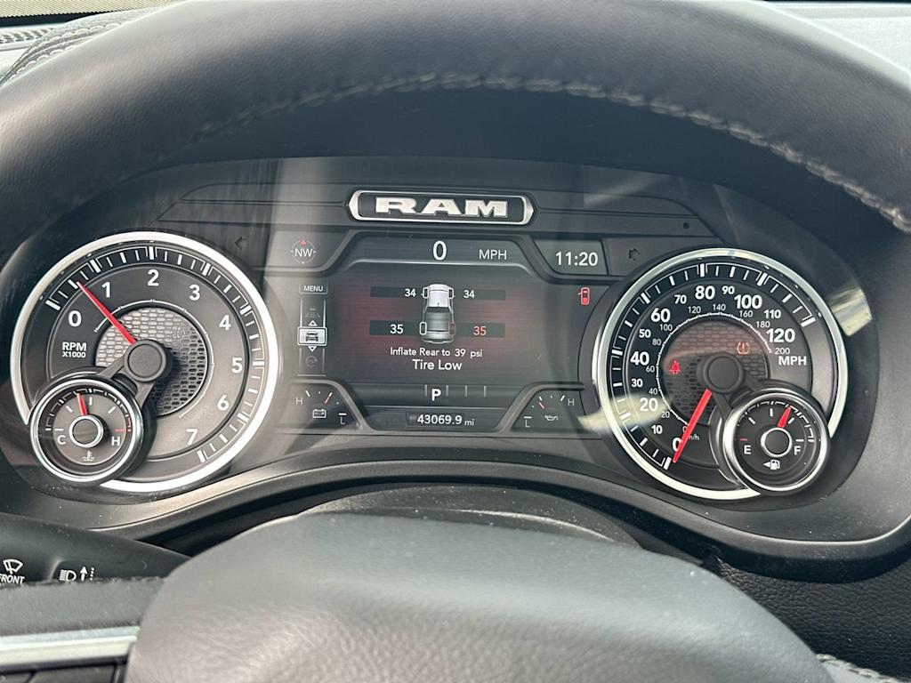 Thumbnail: 2025 RAM 1500 - 17