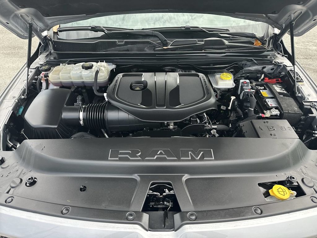 Thumbnail: 2025 RAM 1500 - 9