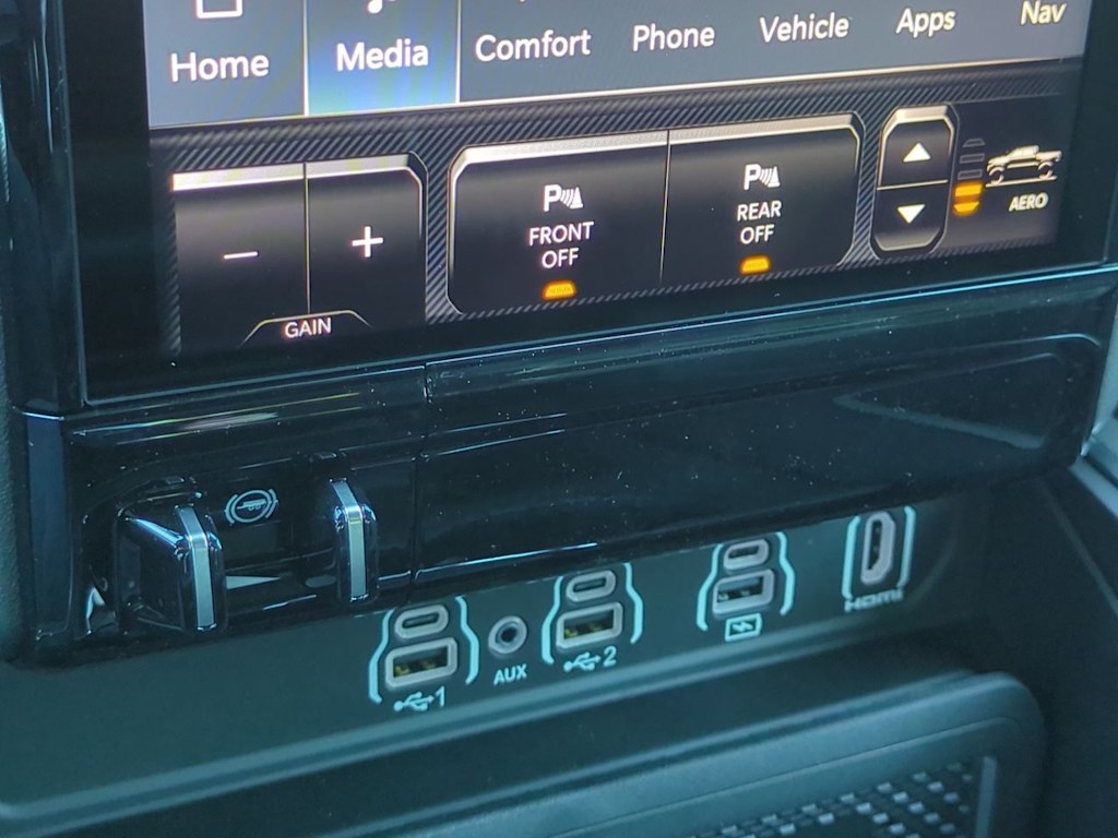 Thumbnail: 2026 RAM 1500 - 24